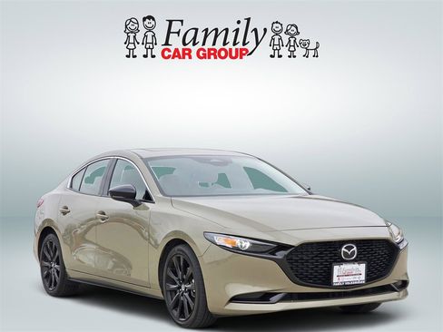 Used 2024 MAZDA MAZDA3 s image 2