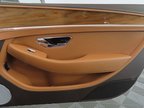 Used 2026 Bentley Continental GTC image 33