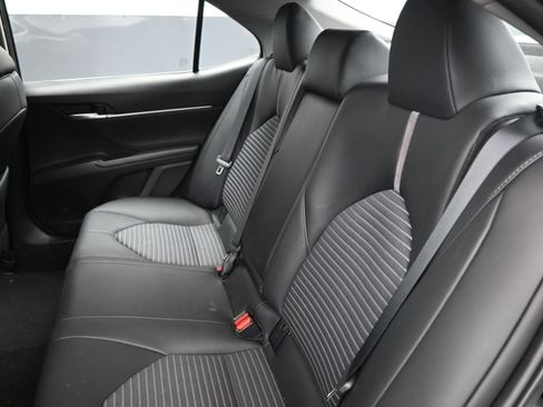 Used 2024 Toyota Camry SE w/ Convenience Package image 18