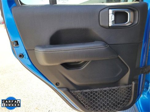 Used 2020 Jeep Gladiator Overland image 9