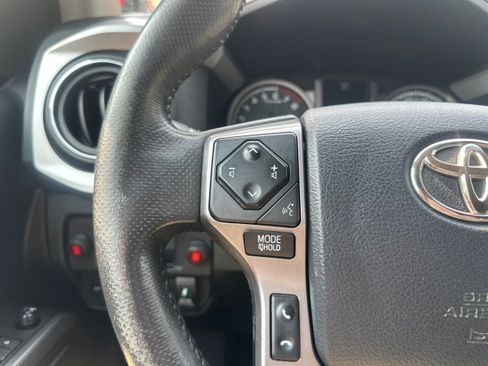 Used 2019 Toyota Tacoma SR5 AWD/4WD image 29