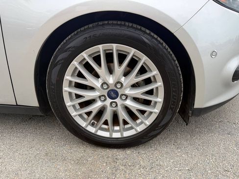 Used 2013 Ford Focus Titanium FWD image 27