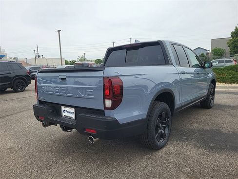 New 2026 Honda Ridgeline Black Edition image 2