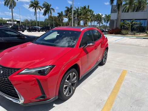 Used 2024 Lexus UX 250h FWD w/ Premium Package image 7