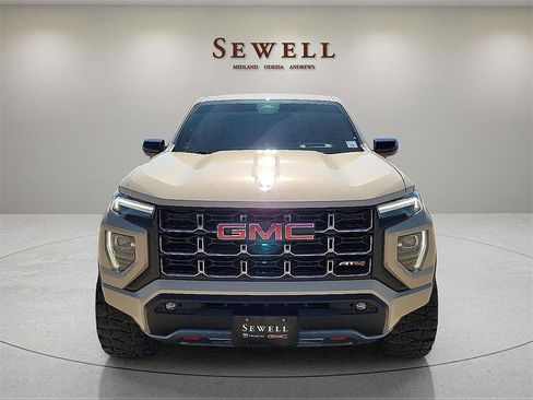 Used 2023 GMC Canyon AT4 w/ AT4 Premium Package image 8