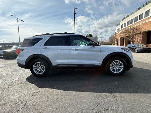 Certified 2026 Ford Explorer Active w/ Active Comfort Package RWD image 3