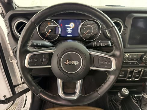 Used 2020 Jeep Wrangler Unlimited Sahara AWD/4WD image 27
