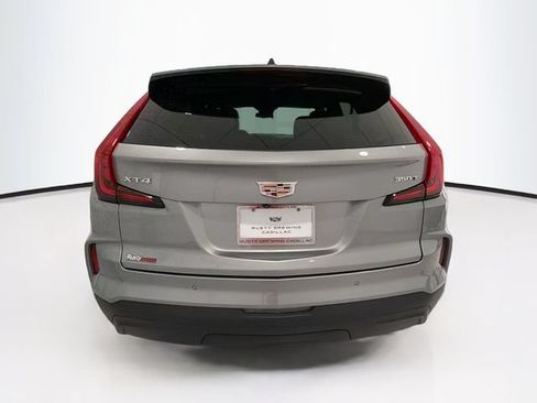 Used 2024 Cadillac XT4 Luxury w/ Cold Weather Package FWD image 6
