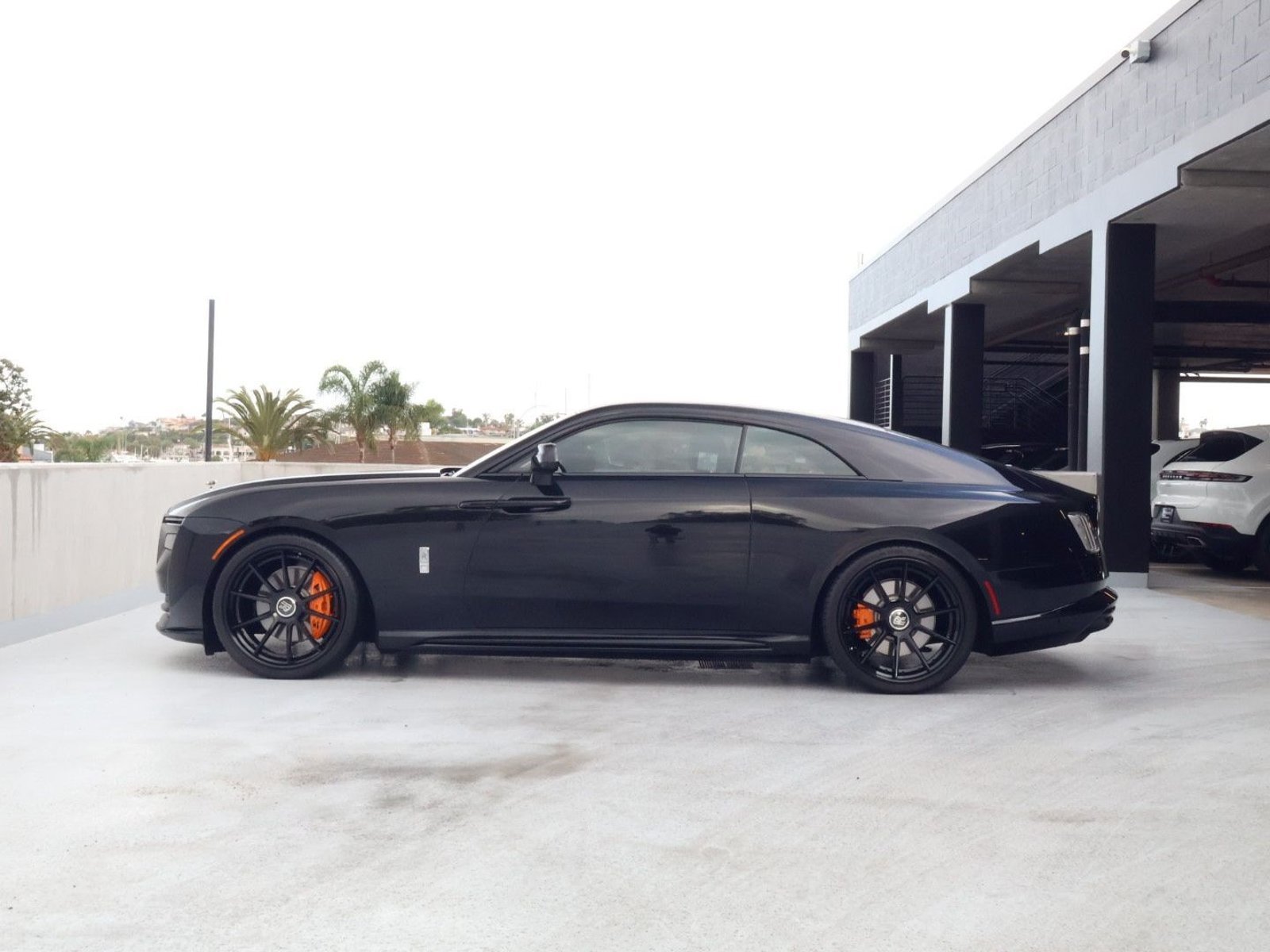 Used 2024 Rolls-Royce Spectre AWD/4WD image 2