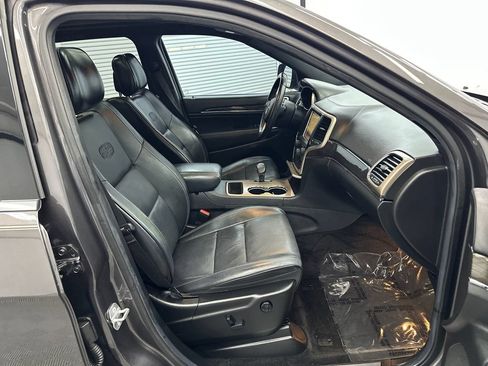 Used 2014 Jeep Grand Cherokee Overland RWD image 15