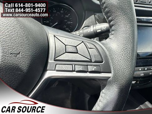 Used 2018 Nissan Rogue SV AWD/4WD image 15