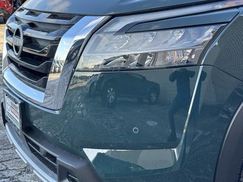 Certified 2025 Nissan Pathfinder SL w/ SL Premium Package image 8