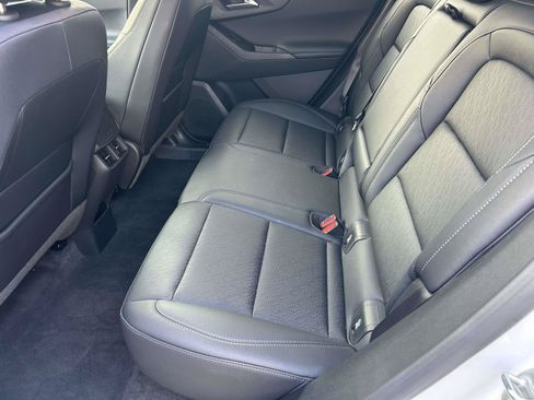 Used 2026 Chevrolet Equinox LT w/ Convenience Package II FWD image 12