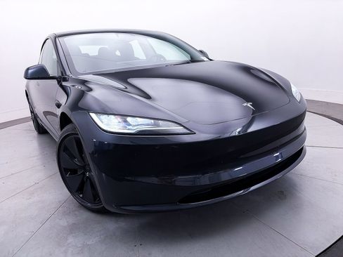Used 2024 Tesla Model 3 Standard Range RWD image 8