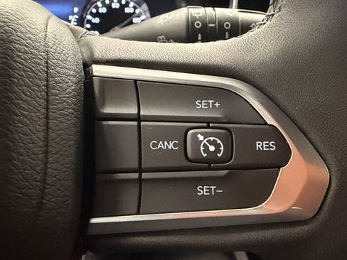Used 2025 Jeep Compass Latitude AWD/4WD image 31