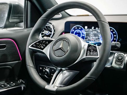 New 2025 Mercedes-Benz EQB 300 4MATIC image 15