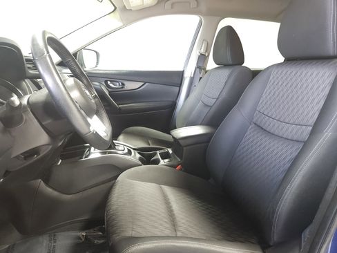 Used 2020 Nissan Rogue SV image 11