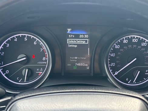 Used 2023 Toyota Camry SE image 29