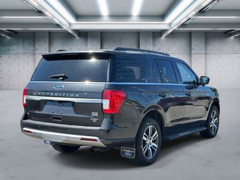 Used 2024 Ford Expedition XLT AWD/4WD image 30
