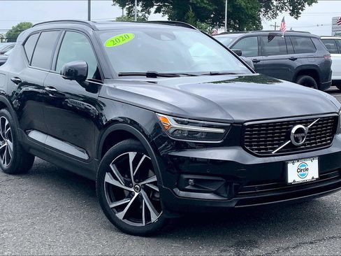 Used 2020 Volvo XC40 T5 R-Design AWD/4WD image 2