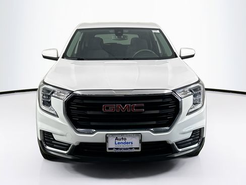 Used 2022 GMC Terrain SLE image 2