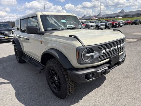 New 2026 Ford Bronco Badlands AWD/4WD image 3