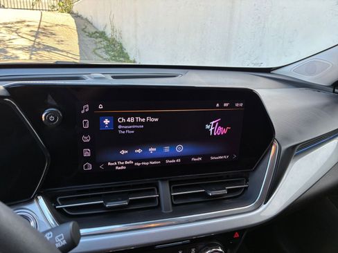 Used 2025 Chevrolet Trax LT image 20