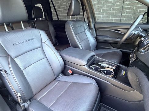 Used 2025 Honda Passport Black Edition image 18