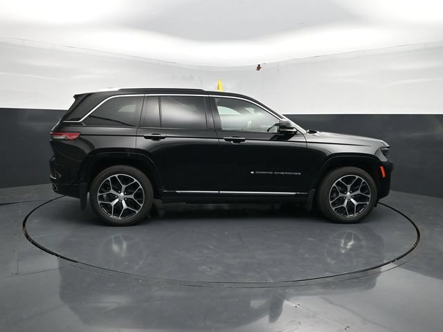 Used 2022 Jeep Grand Cherokee Summit AWD/4WD image 10