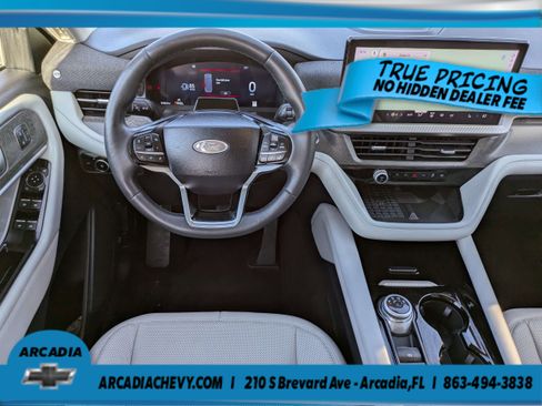 Used 2025 Ford Explorer Platinum w/ Ultimate Package AWD/4WD image 18