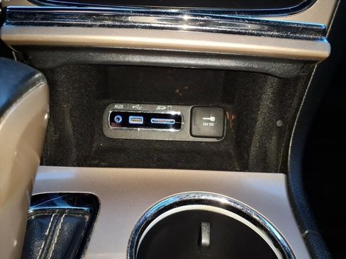 Used 2017 Jeep Grand Cherokee Limited image 27