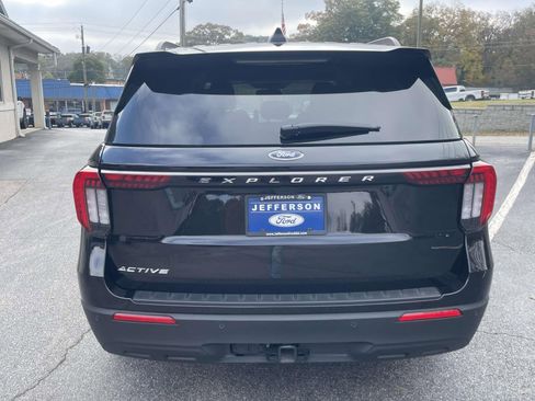 Used 2025 Ford Explorer Active image 5