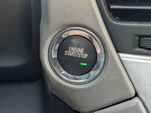 Used 2017 Chevrolet Suburban LT AWD/4WD image 19