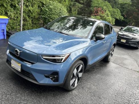 Used 2023 Volvo C40 P8 Recharge Ultimate w/ Protection Package Premier AWD/4WD image 2