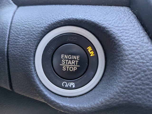 Used 2017 Chrysler 200 Limited Platinum FWD image 23