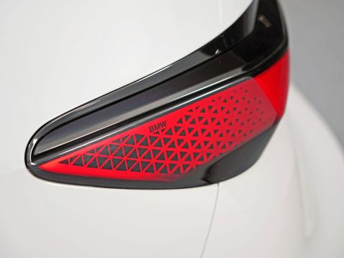 Used 2023 BMW i7 xDrive60 w/ Executive Package 2 image 72