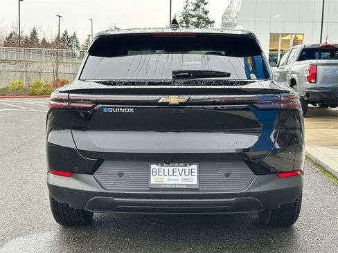 New 2026 Chevrolet Equinox EV LT image 4