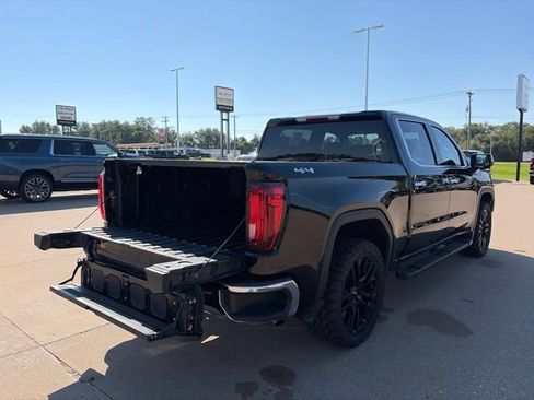 Used 2022 GMC Sierra 1500 SLT AWD/4WD image 5