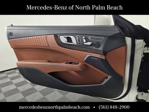 Used 2018 Mercedes-Benz SL 550 image 26