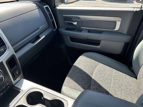 Used 2018 RAM 1500 Big Horn AWD/4WD image 32