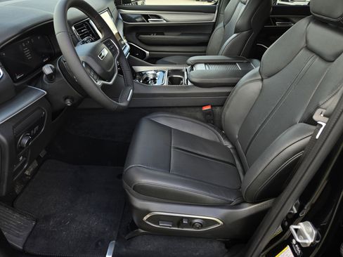 New 2026 Jeep Grand Wagoneer L Limited AWD/4WD image 14