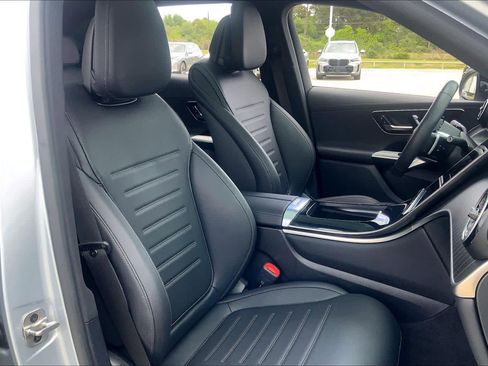 Used 2025 Mercedes-Benz GLC 300 image 8