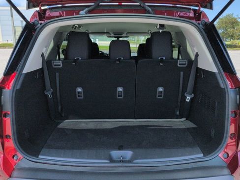 Used 2024 Nissan Pathfinder SV FWD image 14
