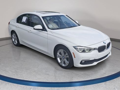 Used 2017 BMW 330i Sedan RWD image 3