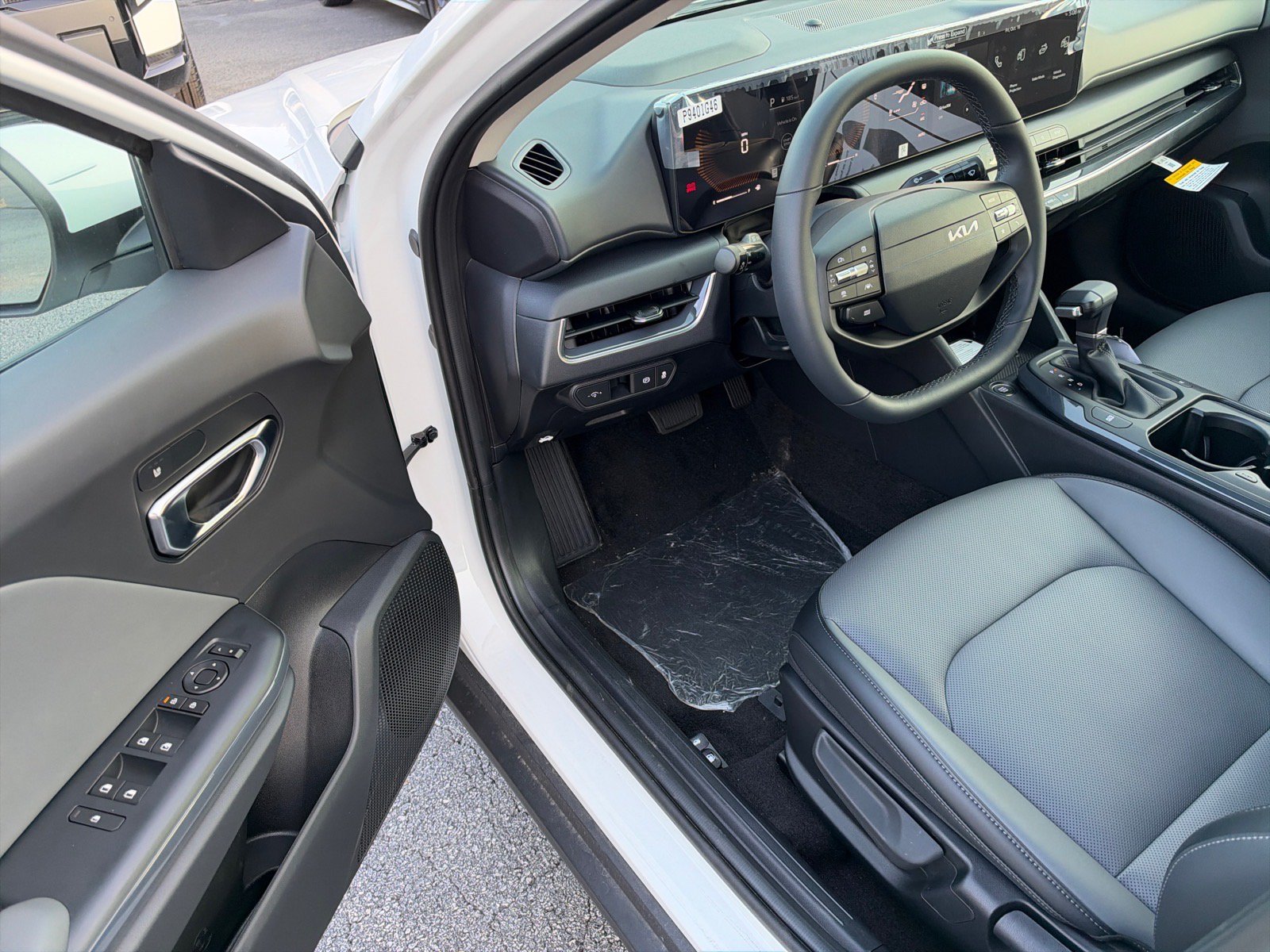 New 2026 Kia K4 EX FWD image 9