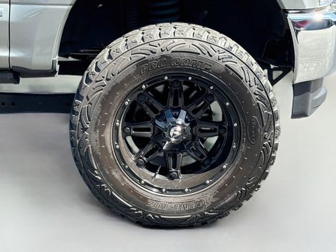Used 2019 Ford F350 Lariat w/ Lariat Ultimate Package AWD/4WD image 9