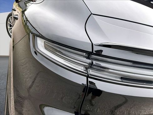 Certified 2024 Porsche Cayenne Coupe AWD/4WD image 21