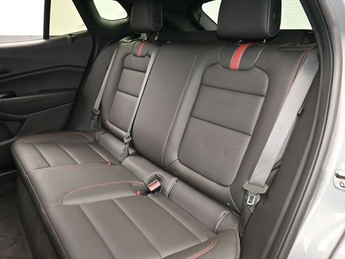 Used 2025 Chevrolet Trax RS w/ Driver Confidence Package image 31