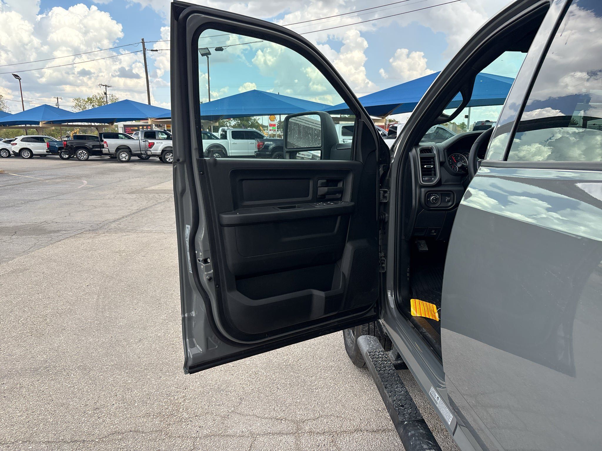 New 2027 RAM 3500 Tradesman AWD/4WD image 17