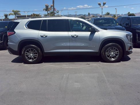 Used 2025 GMC Acadia Elevation AWD/4WD image 3